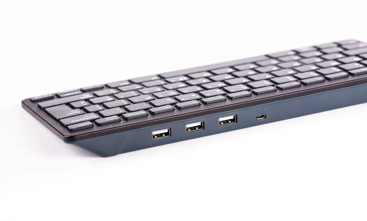 Raspberry Pi Official Keyboard and Hub (Black)